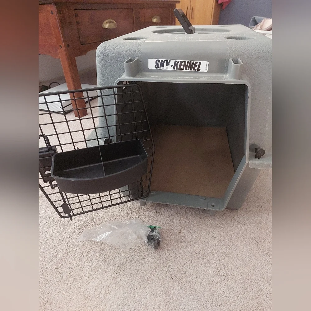 Sky kennel crate carrier for cats or small dogs ideal for flights